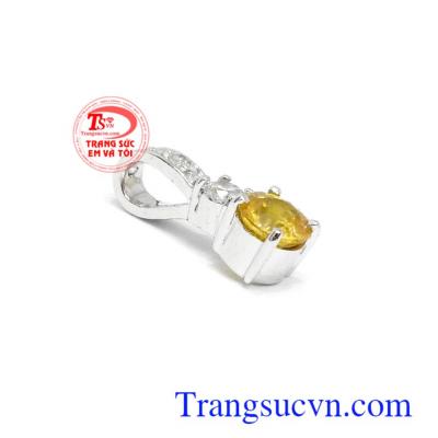 Mặt dây Sapphire vàng thịnh vượng là viên đá của tình yêu thương, sự ấm áp, thành công và giàu sang