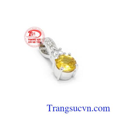 Mặt dây chuyền Sapphire phù hợp nhiều loại dây chuyền khác nhau