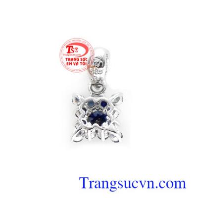 Mặt dây chuyền nhỏ xinh. Mặt dây Sapphire may mắn