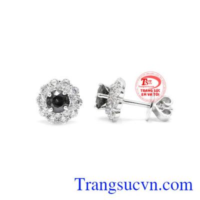 Hoa tai sang trọng, quý phái thích hợp với nhiều kiểu trang phục.