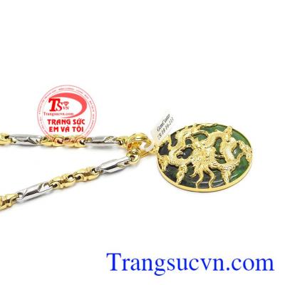 Sản phẩm được thiết kế 3D tnh tế được gắn thêm ngọc cẩm thạch mang ý nghĩa phong thủy mang lại nhiều may mắn, sức khỏe cho người đeo