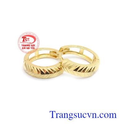 Hoa tai vàng phong cách thời trang mang lai sự nhẹ nhàng, tinh tế và phong cách riêng cho phái đẹp