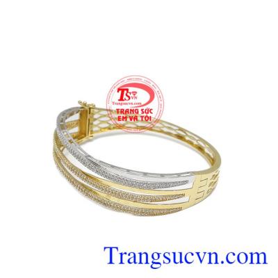 Sản phẩm vòng tay vàng 18k sáng bóng, bền đẹp