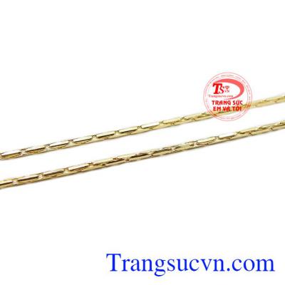 Sản phẩm nhỏ gọn, thích hợp với nhiều kiểu trang phục.