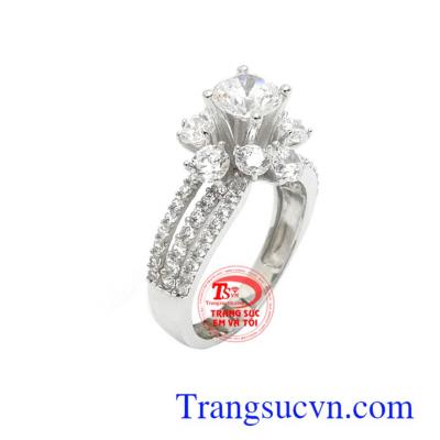 Nhẫn nữ vàng trắng 18k đính đá