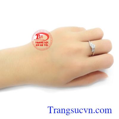 Nhẫn vàng trắng quý phái, đẳng cấp