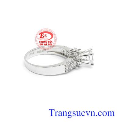 Nhẫn nữ đính đá phong cách thời trang với thiết kế mới lạ, độc đáo mang lại sự trẻ trung, cá tinh và phong cách riêng cho phái đẹp
