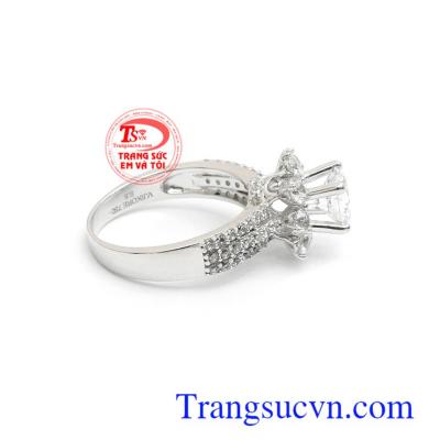 Nhẫn nữ vàng trắng thanh lịch
