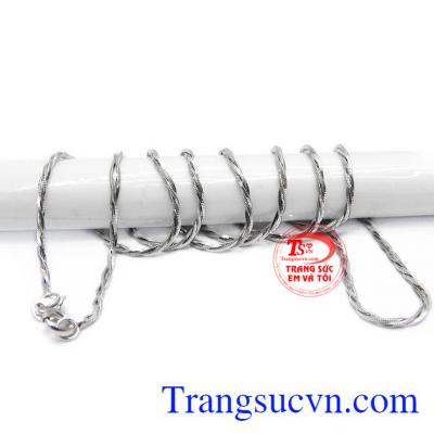 Sản phẩm thích hợp làm quà tặng, có thể kết hợp với nhiều trang phục khác nhau.