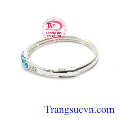 Vòng tay bạc trẻ em