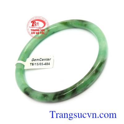 Đeo vòng tay ngọc cẩm thạch còn giúp xua tan sự phiền muộn mang lại may mắn và thuận lợi trong công việc và cuộc sống