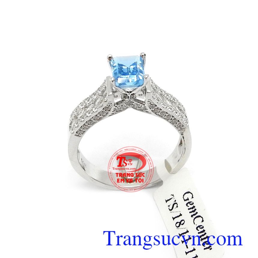 Nhẫn nữ vàng trắng Topaz tài lộc là viên đá của tình yêu, hạnh phúc và may mắn trong cuộc sống, là món quà tặng ý nghĩa cho người yêu thương