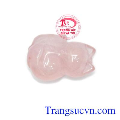 Sản phẩm thạch anh hồng thiên nhiên mang lại nhiều may mắn trong đường tình duyên