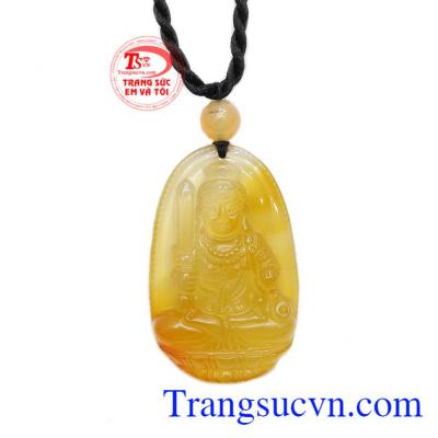 Mặt đá được chạm khắc theo phật bất động minh vương tượng trưng cho lý tính.