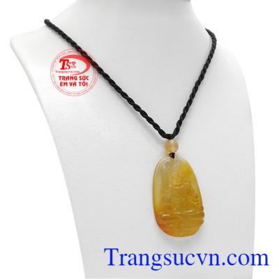 Mặt phật mã não tuổi dậu được chế tác từ đá mã não thiên nhiên. 