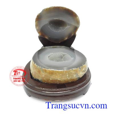 Tụ bát bảo mã não bình an trong phong thủy là biểu tượng cho sức mạnh, sự thông minh của con người