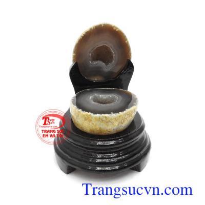 Tụ bát bảo tài lộc an nhiên phù hợp đặt tại bàn làm việc, bàn học giúp đầu óc sáng suốt, đặt tại phòng khách, phòng ngủ nhằm thu hút nguồn năng lượng tốt, giải trừ tà khí, đặt nơi bán hàng nhằm thu hút tài lộc, của cải.