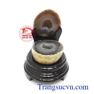 Tụ bát bảo tài lộc an nhiên có tác dụng mang lại may mắn, chiêu tài phát lộc, tiêu trừ hung khí, gia tăng cát khí