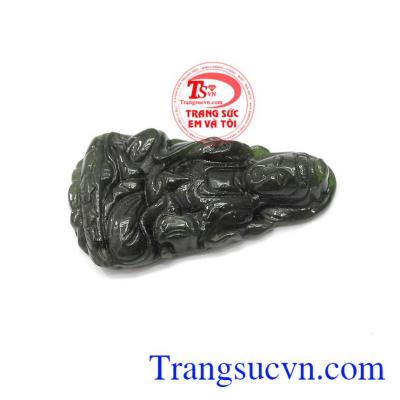 sản phẩm ngọc cẩm thạch thiên nhiên đẹp, được chế tác tinh tế, sắc nét