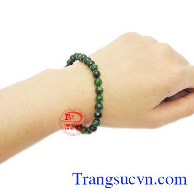 Ngọc cẩm thạch được biết đến là loại ngọc quý mang đến cho người dùng năng lượng, sự may mắn và tài lộc.