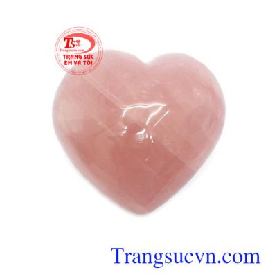 Trái tim thạch anh hồng thủy chung là biểu tượng của tình yêu và hạnh phúc