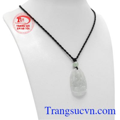 Mặt phật cẩm thạch tuổi tý được chế tác từ ngọc cẩm thạch thiên nhiên.