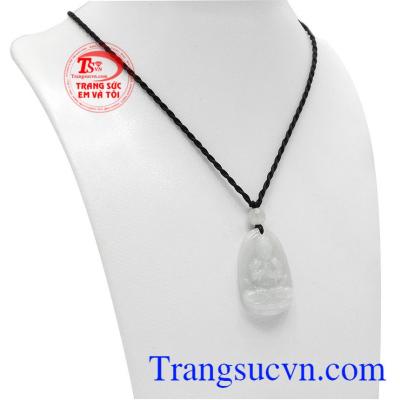 Mặt phật cẩm thạch tuổi mùi-tuổi thân được chế tác từ ngọc cẩm thạch thiên nhiên. 