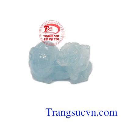 Sản phẩm được điêu khắc từ đá aquamarin thiên nhiên