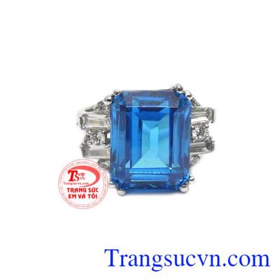 Nhẫn nữ vương vàng trắng được chế tác vô cùng tinh xảo