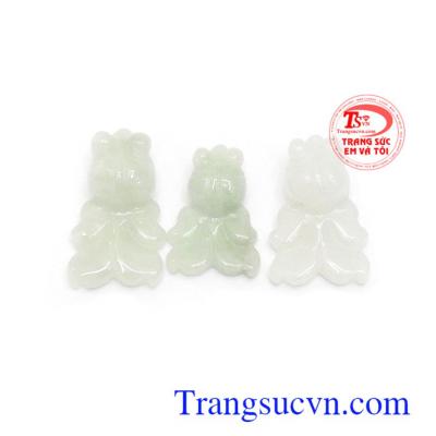 Ngọc cẩm thạch còn có tác động tốt đến sức khỏe, giúp cân bằng năng lượng, đem lại may mắn, thuận lợi trong làm ăn