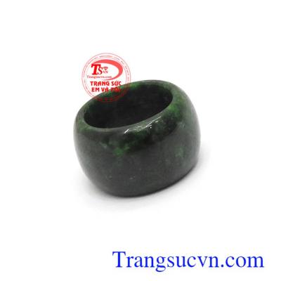 Lu thống vừa là món đồ trang sức vừa có ý nghĩa phong thủy như cân bằng cảm xúc, điều hòa huyết áp, đặc biệt trong công danh sự nghiệp, vận tài lộc được lựa chọn là vật phong thủy để cầu quan phát lộc, hanh thông mọi việc được suôn sẻ, may mắn, bình an.