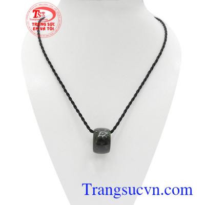 Chiếc lu cũng là vật dụng chứa đựng của cải, châu báu của tầng lớp quý tộc xưa