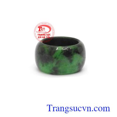 Mặt ngọc lu thống hưng thịnh màu sắc đẹp, chất lượng cao, phù hợp làm mặt dây chuyền đeo đẹp, sang trọng