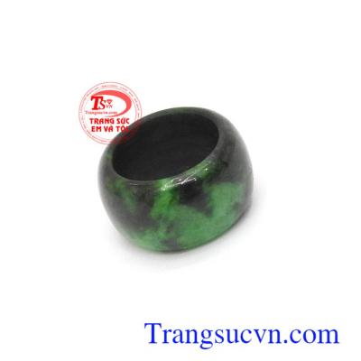 Về phong thủy, lu thống thường được sử dụng để cầu quan phát lộc, hanh thông mọi việc được suôn sẻ, may mắn.