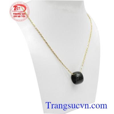 Người xưa cũng coi hình tượng béo tốt là biểu trưng cho sự giàu có, vương giả, nên hình tượng chiếc lu giống như người béo cũng mang ý nghĩa đem lại tiền tài và vật chất cho con người. Bộ dây chuyền lu thống chiêu tài