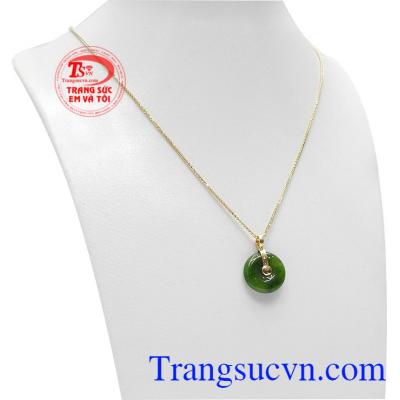 Bộ trang sức nữ đồng xu cẩm thạch được thiết kế nhỏ xinh, dễ dàng sử dụng.