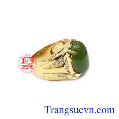 Thiết kế mạnh mẽ, các chi tiết được tạo điểm nhấn bằng đá Cz lấp lánh.