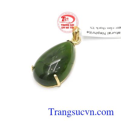 Mặt dây chuyền dễ dàng kết hợp nhiều loại dây chuyền khác nhau.