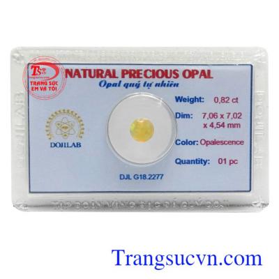 Opal giúp người đeo đạt được những điều may mắn, hạnh phúc, bình an trong cuộc sống cũng như trong công việc