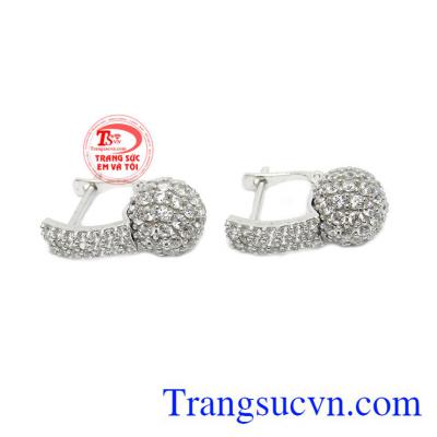 Hoa tai đẹp vàng Hàn Quốc được chế tác từ vàng trắng cùng đá Cz lấp lánh.