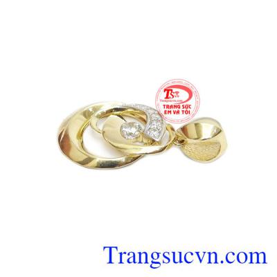 Thiết kế mới lạ, độc đáo giúp cho người dùng luôn tự tin và tỏa sáng. Mặt dây quyến rũ Hàn Quốc