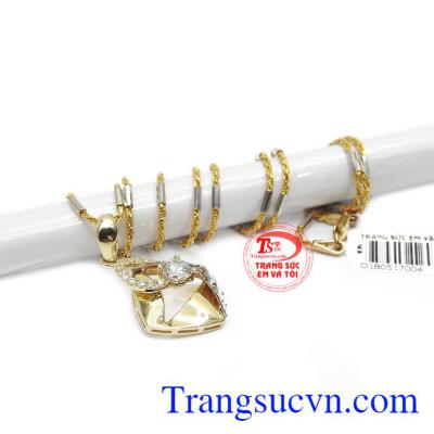 Sản phẩm thích hợp làm quà tặng cho người thân và bạn bè. Bộ trang sức sang trọng Hàn Quốc