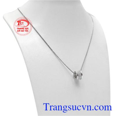 Bộ trang sức độc đáo Hàn Quốc được kết hợp từ mặt dây và dây chuyền vàng 10k.