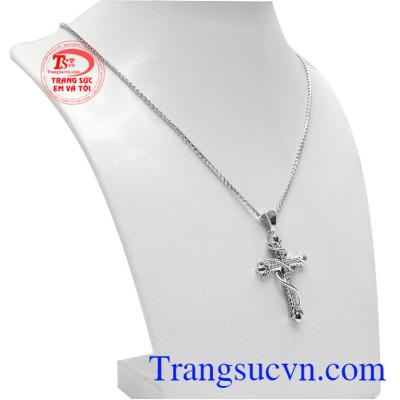 Bộ trang sức tình yêu Thiên Chúa vàng trắng mang đến cho người dùng một sản phẩm sang trọng và tinh tế. 