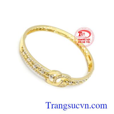 Vòng tay vàng 10k mang lại nét quý phái, sang trọng và cá tính cho phái đẹp
