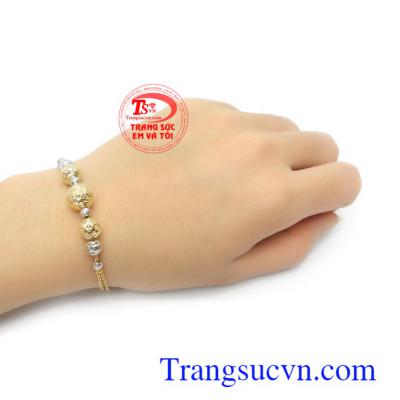 Lắc tay nữ đeo phù hợp nhiều lứa tuổi khác nhau