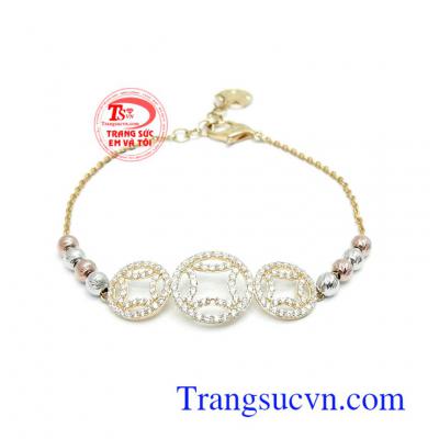 Lắc tay vàng tây phù hợp nhiều lứa tuổi và phong cách thời trang