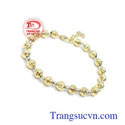 Lắc tay vàng 10k nhẹ nhàng mang lại sự tinh tế, thời trang, sang trọng và quý phái