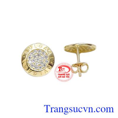 Kiểu dáng đơn giản nhưng thể hiện được sự tinh tế và đầy sức hút. 