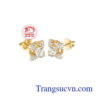 Hoa tai họa tiết vàng màu được chế tác từ vàng tây 10k cùng đá Cz lấp lánh.